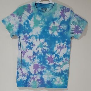 Gildan tie dye short sleeve shirt